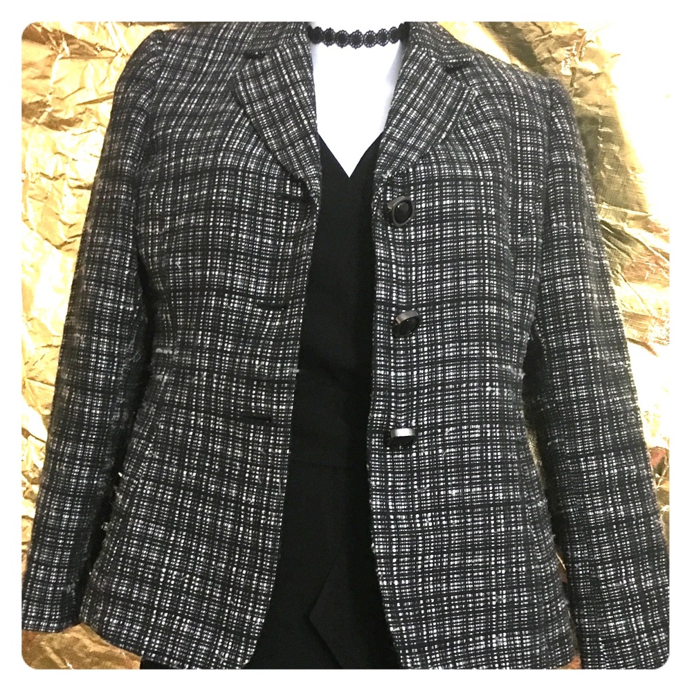 Tahari (Arthur S Levine) Black & White Blazer